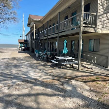 Lake Point Motel Marblehead Bagian luar foto