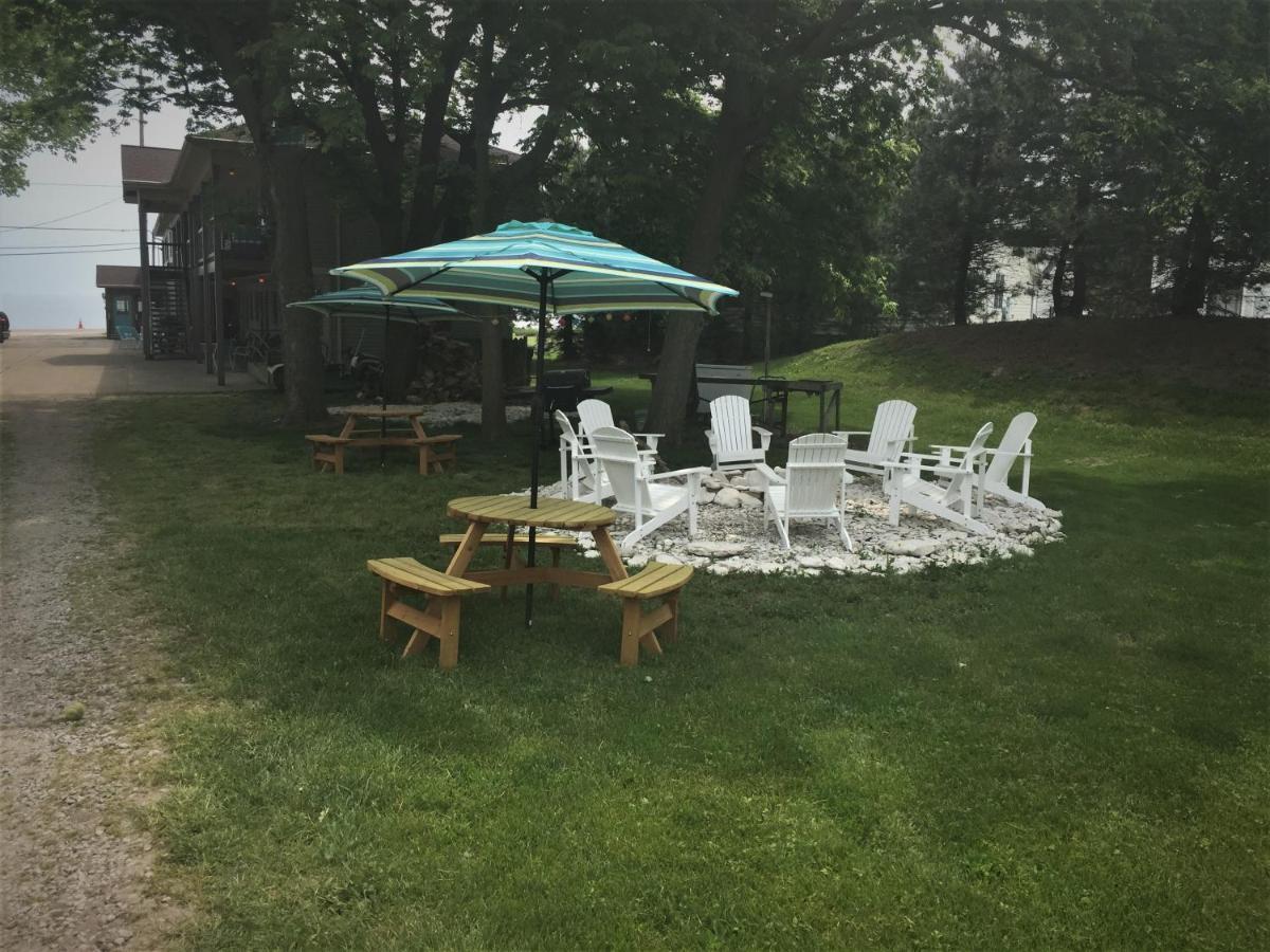 Lake Point Motel Marblehead Bagian luar foto