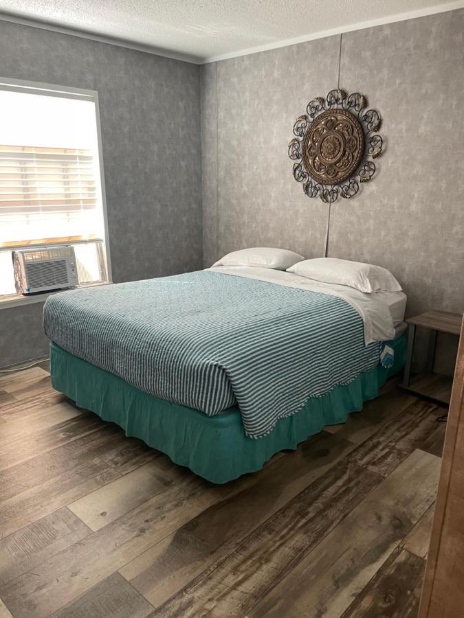 Lake Point Motel Marblehead Bagian luar foto