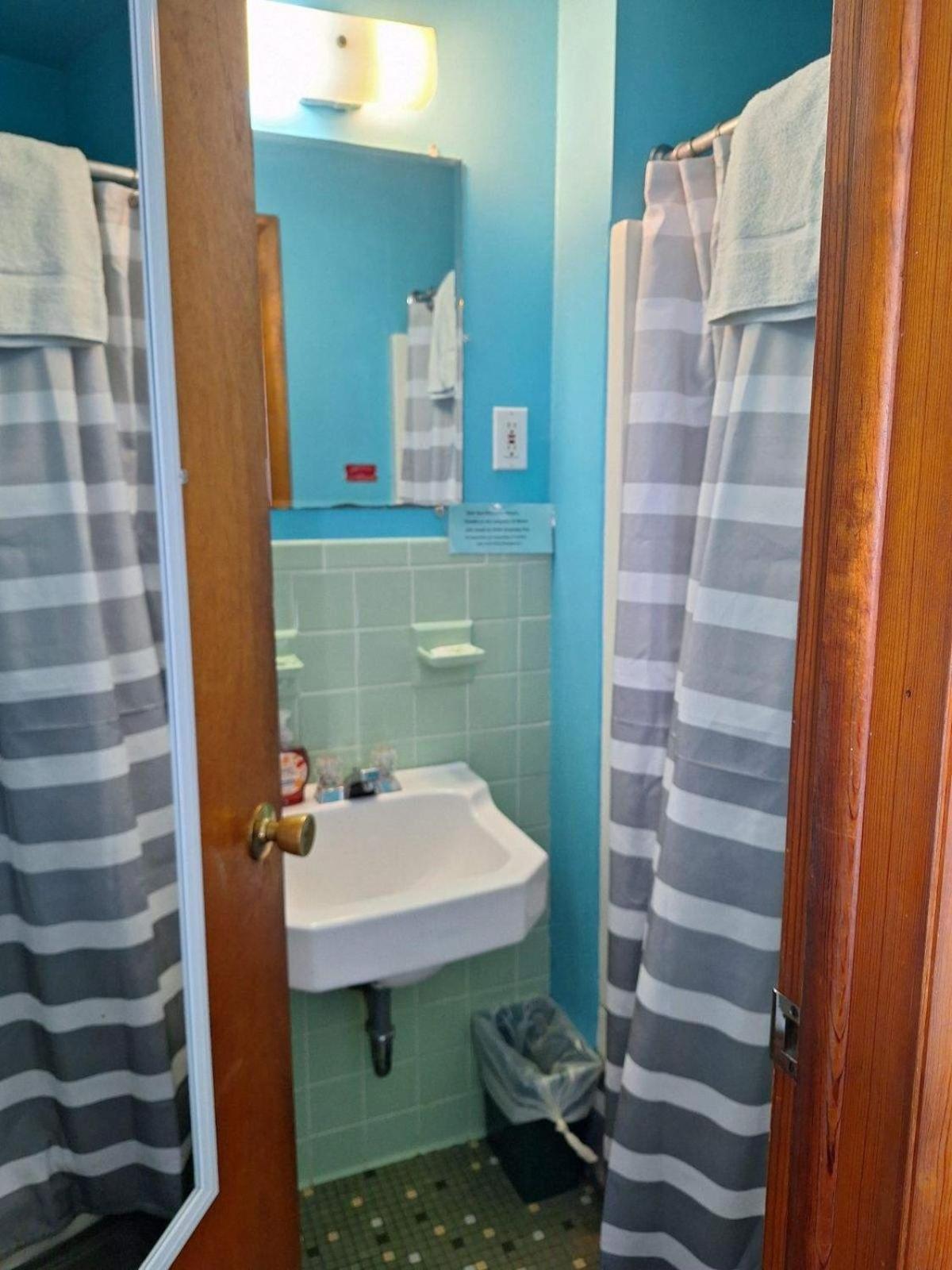 Lake Point Motel Marblehead Bagian luar foto