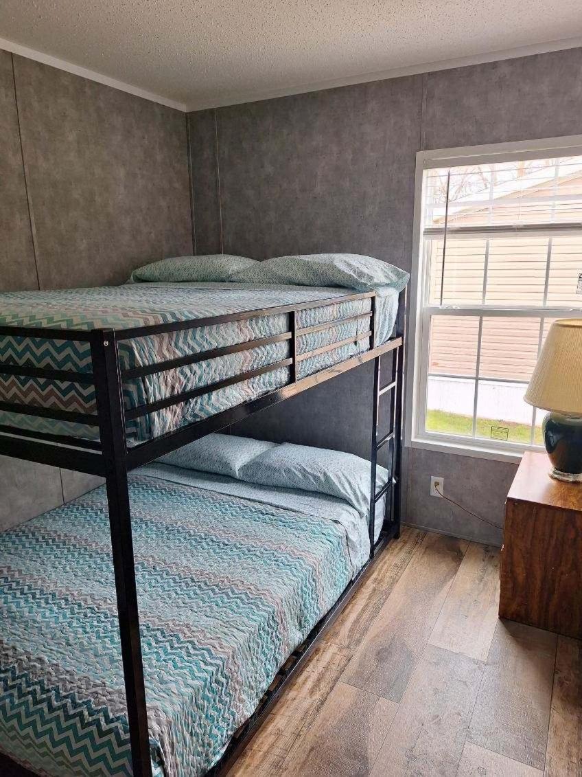 Lake Point Motel Marblehead Bagian luar foto